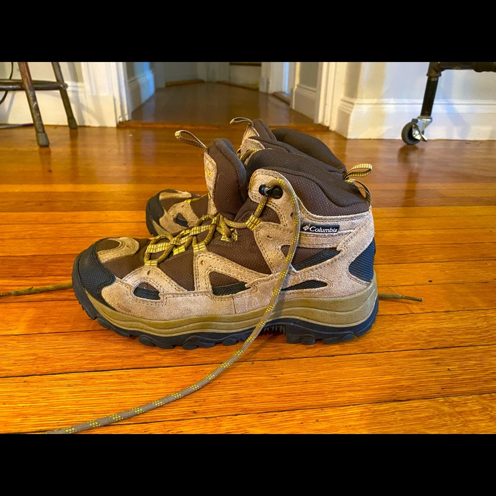 Columbia Hiking Boots size 8.5